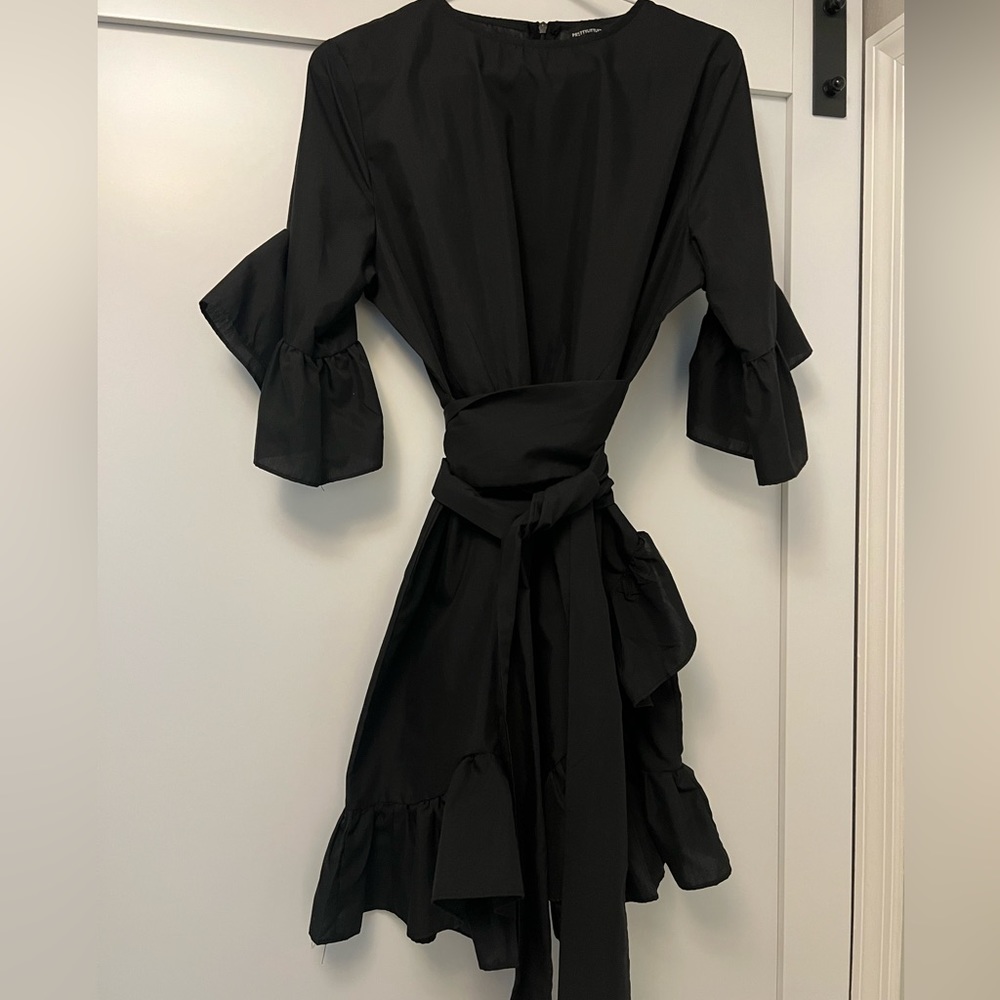 PrettyLittleThing Black tie-waist Wrap Dress - L/XL